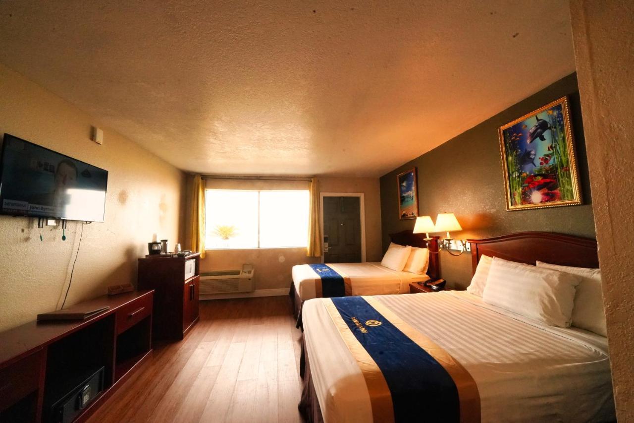 Sandals Hotel