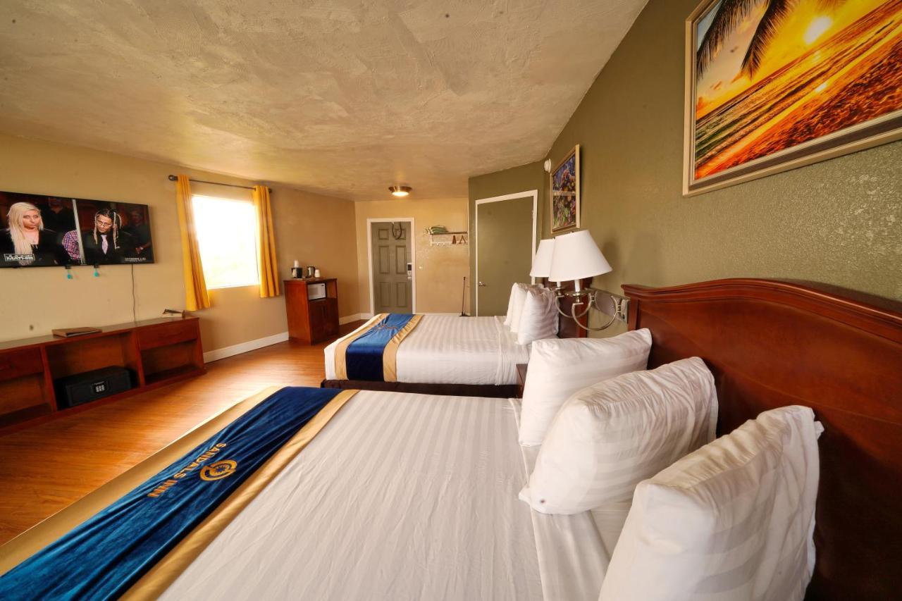 Sandals 3* Daytona Beach
