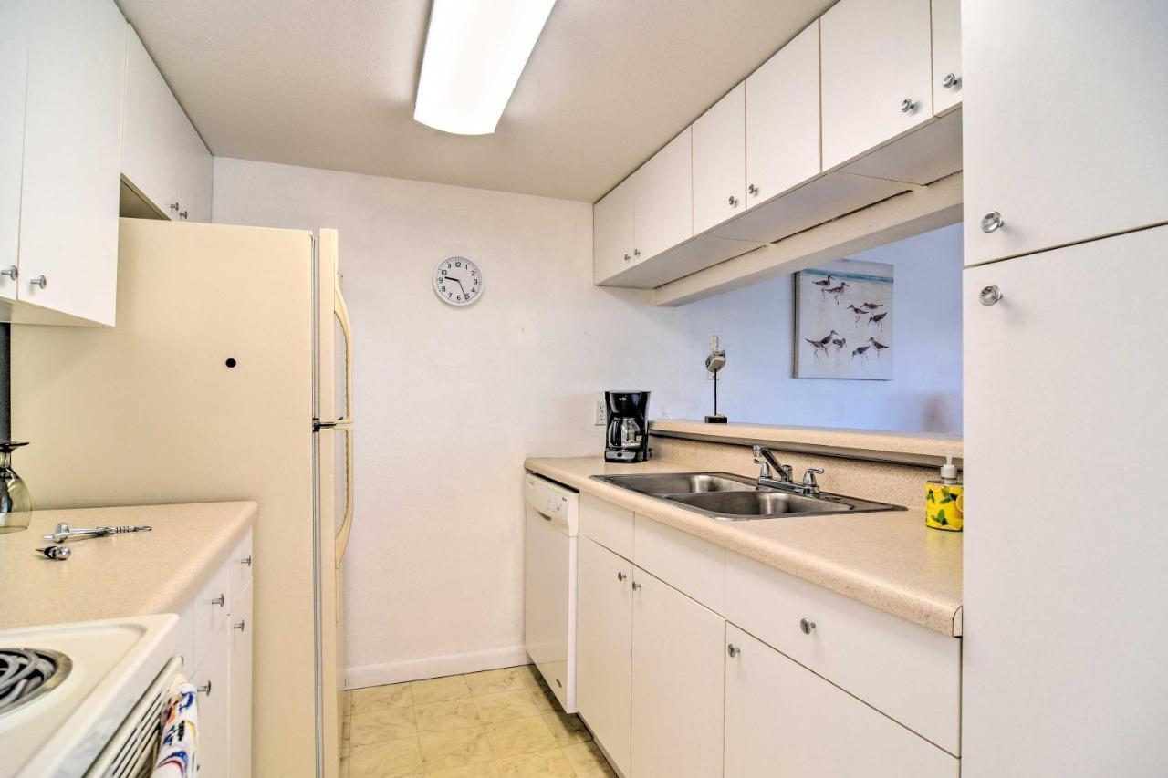 Coastal Madeira Beach - Walk To Gulf! Apartment