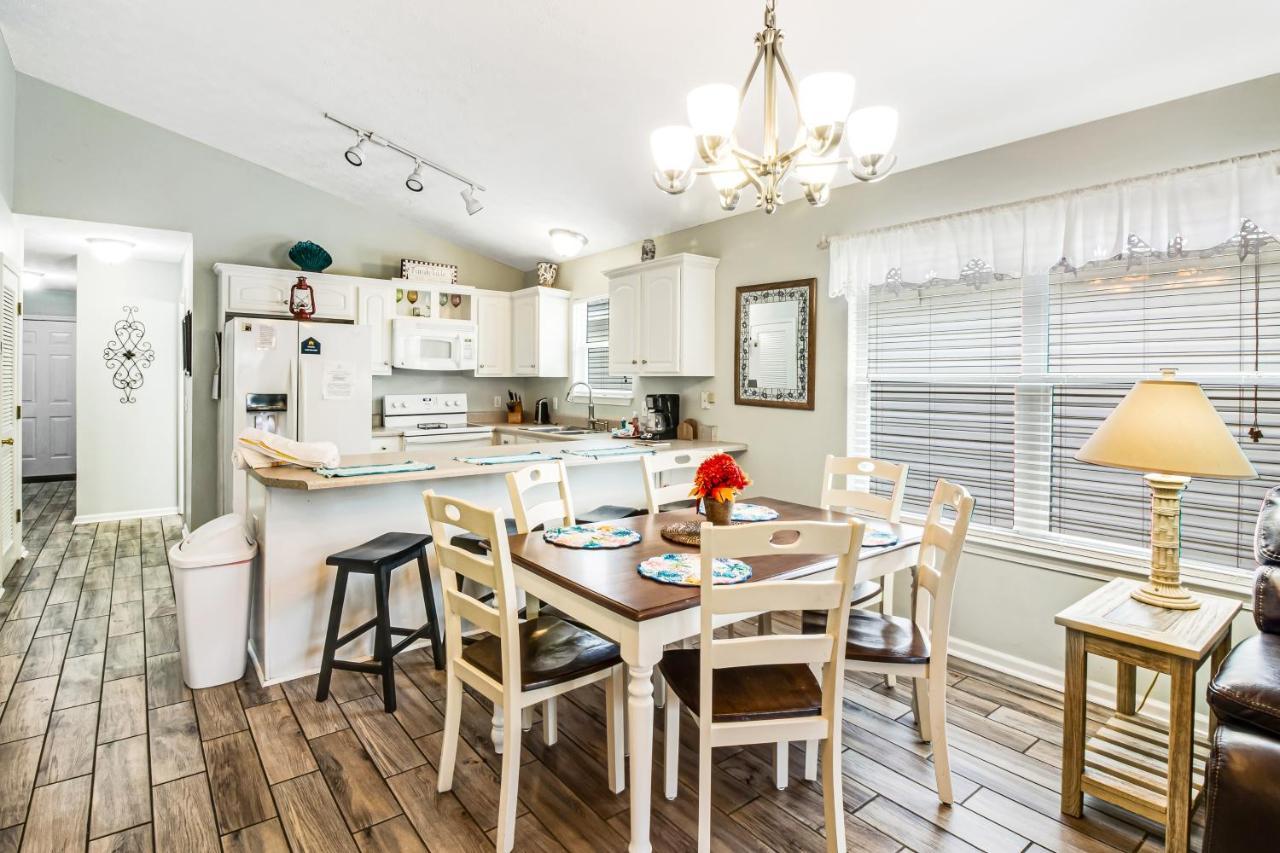 Holiday home Colors Aplenty
