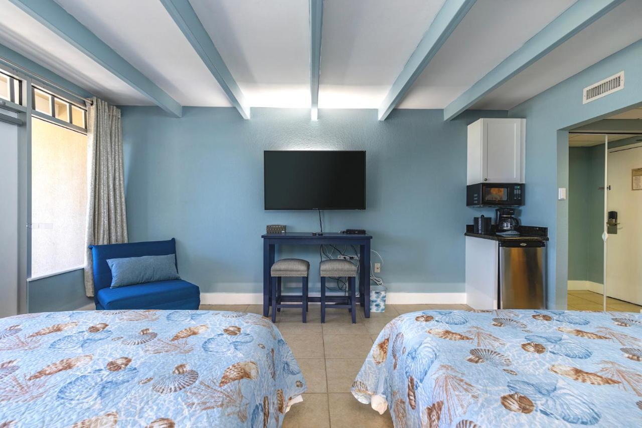 Apartment Where The Dolphins Play!
