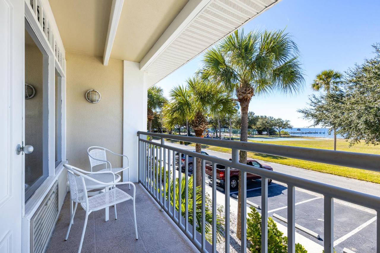 Where The Dolphins Play! Apartment *