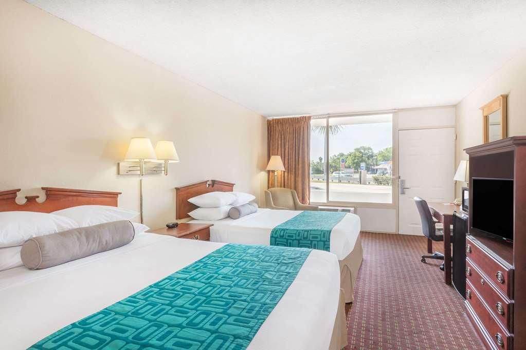 Howard Johnson By Wyndham Motel