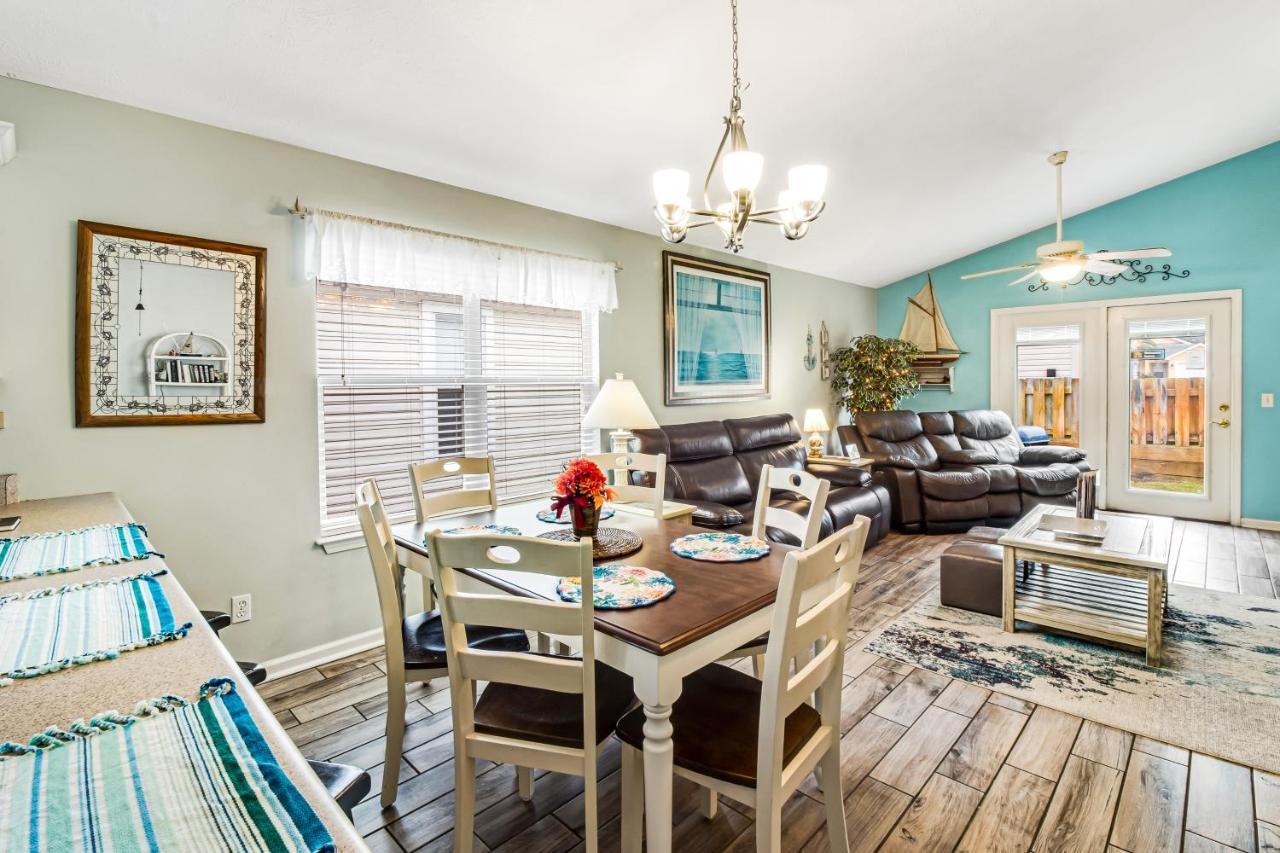 Holiday home Colors Aplenty