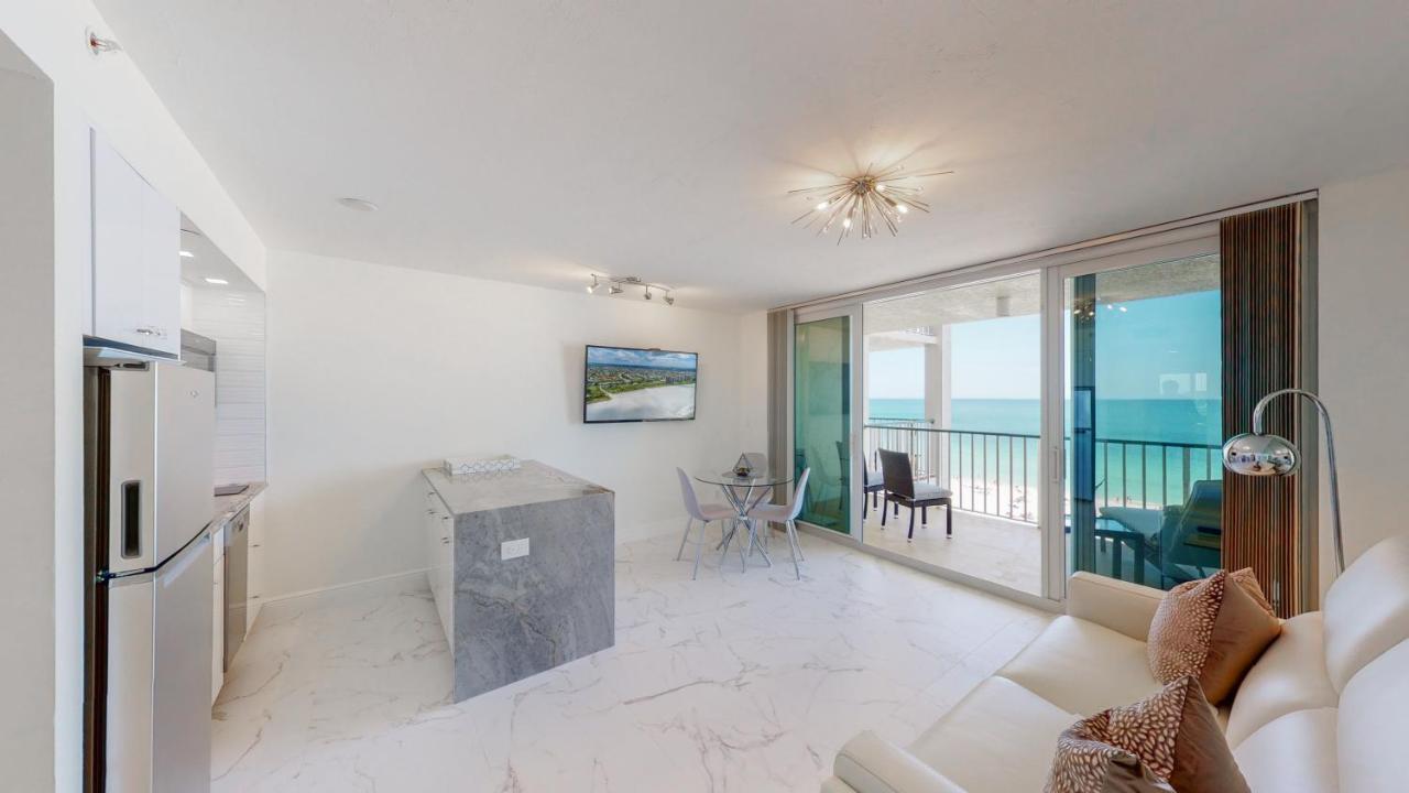 Totally Renovated Beachfront At Apollo!