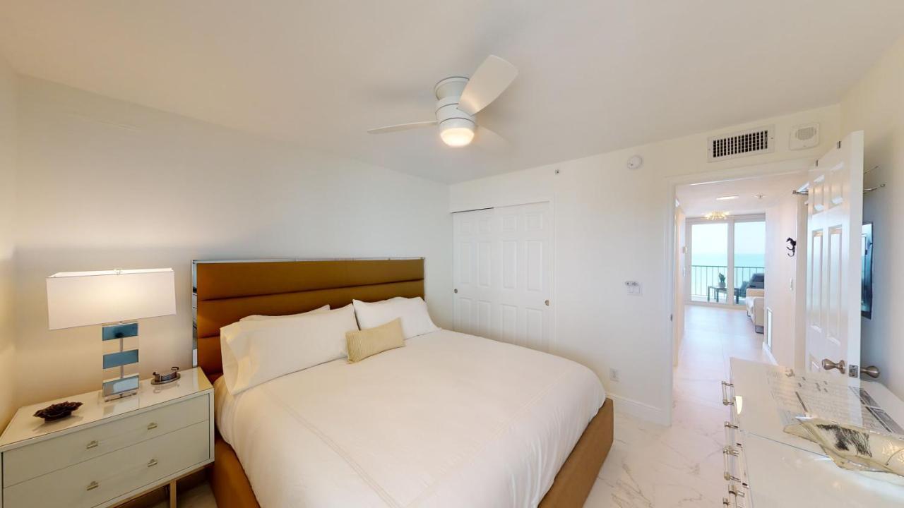 Totally Renovated Beachfront At Apollo! Holiday home *