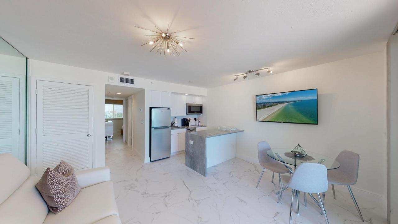 Totally Renovated Beachfront At Apollo! Holiday home