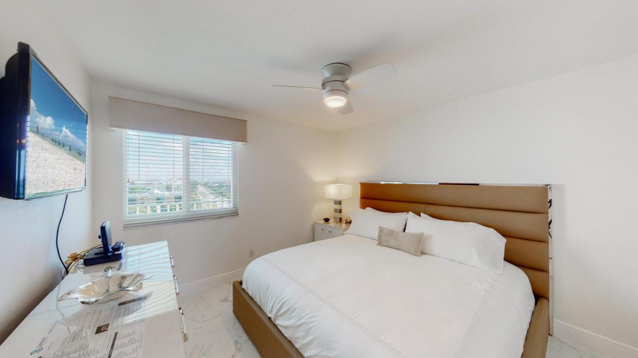 Totally Renovated Beachfront At Apollo! * Marco Island