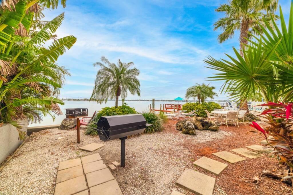 102-tiny Treasure-waterfront With Heated Pool St. Pete Beach