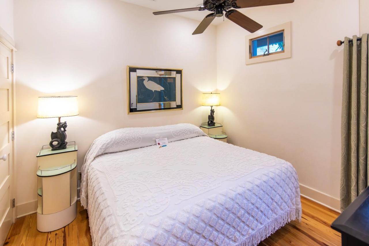 Hibiscus Coffee & Bed & Breakfast