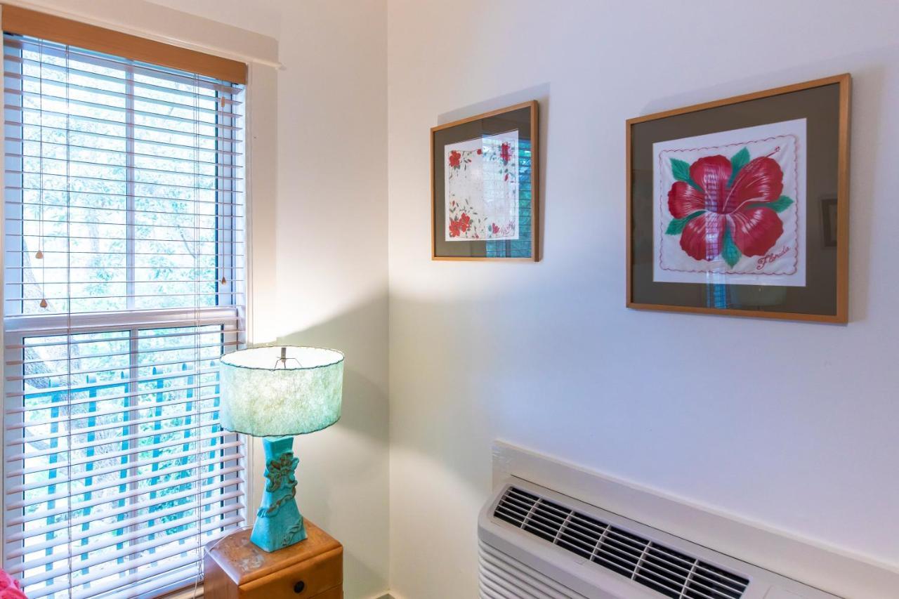 Hibiscus Coffee & Bed & Breakfast Grayton Beach