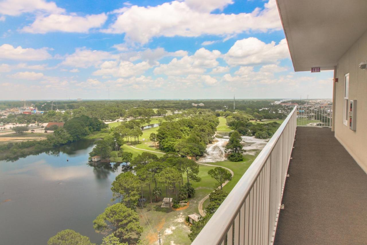 1404 Laketown Wharf Holiday home *