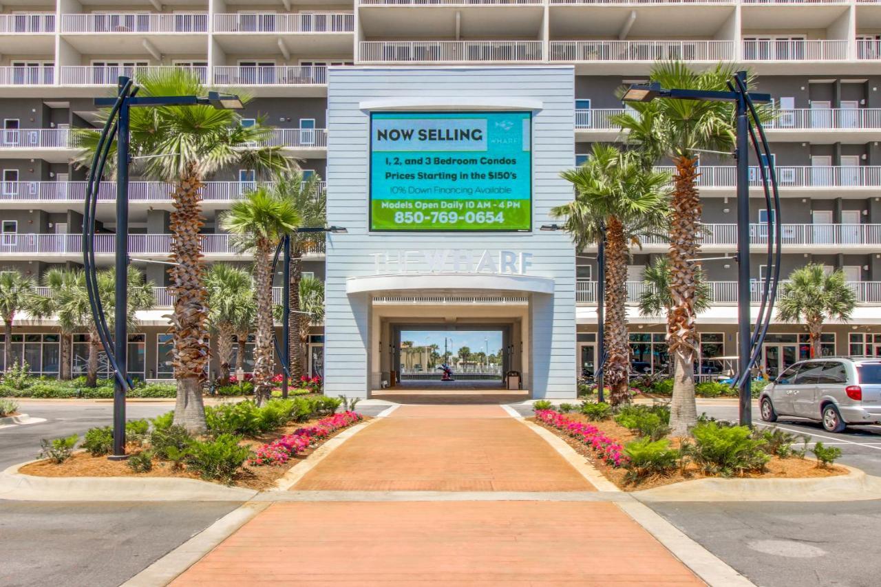 1404 Laketown Wharf *