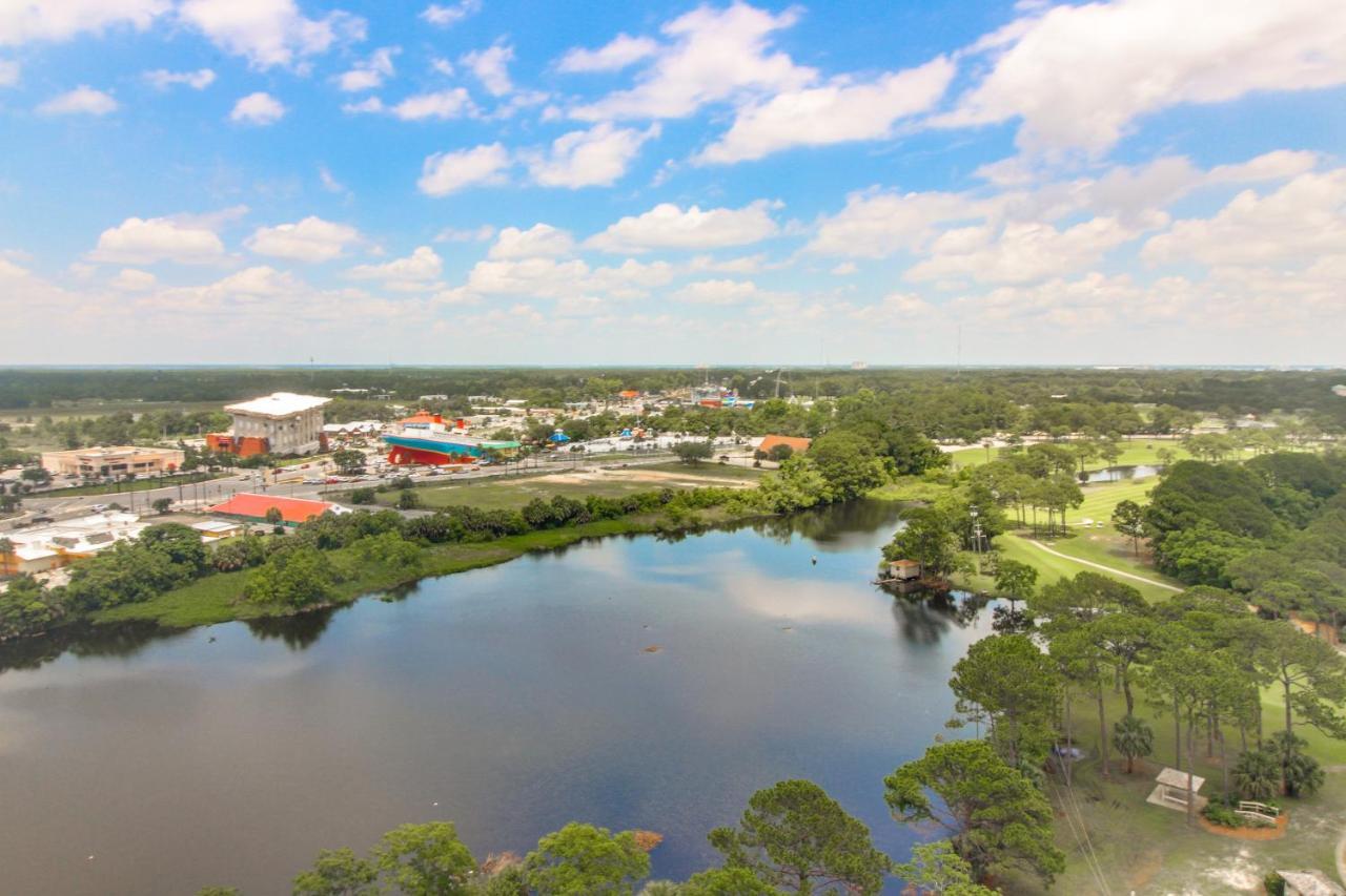 1404 Laketown Wharf Holiday home *