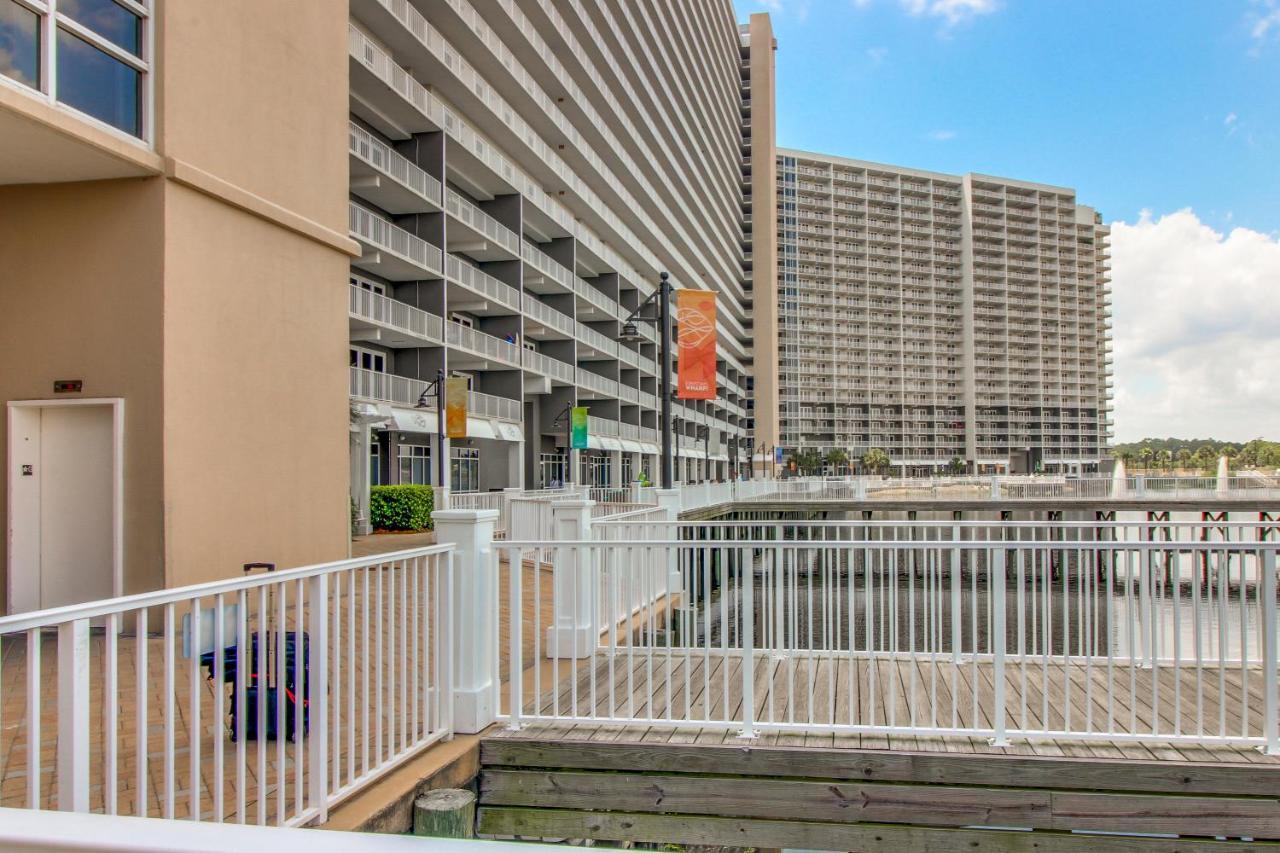 1404 Laketown Wharf Holiday home *
