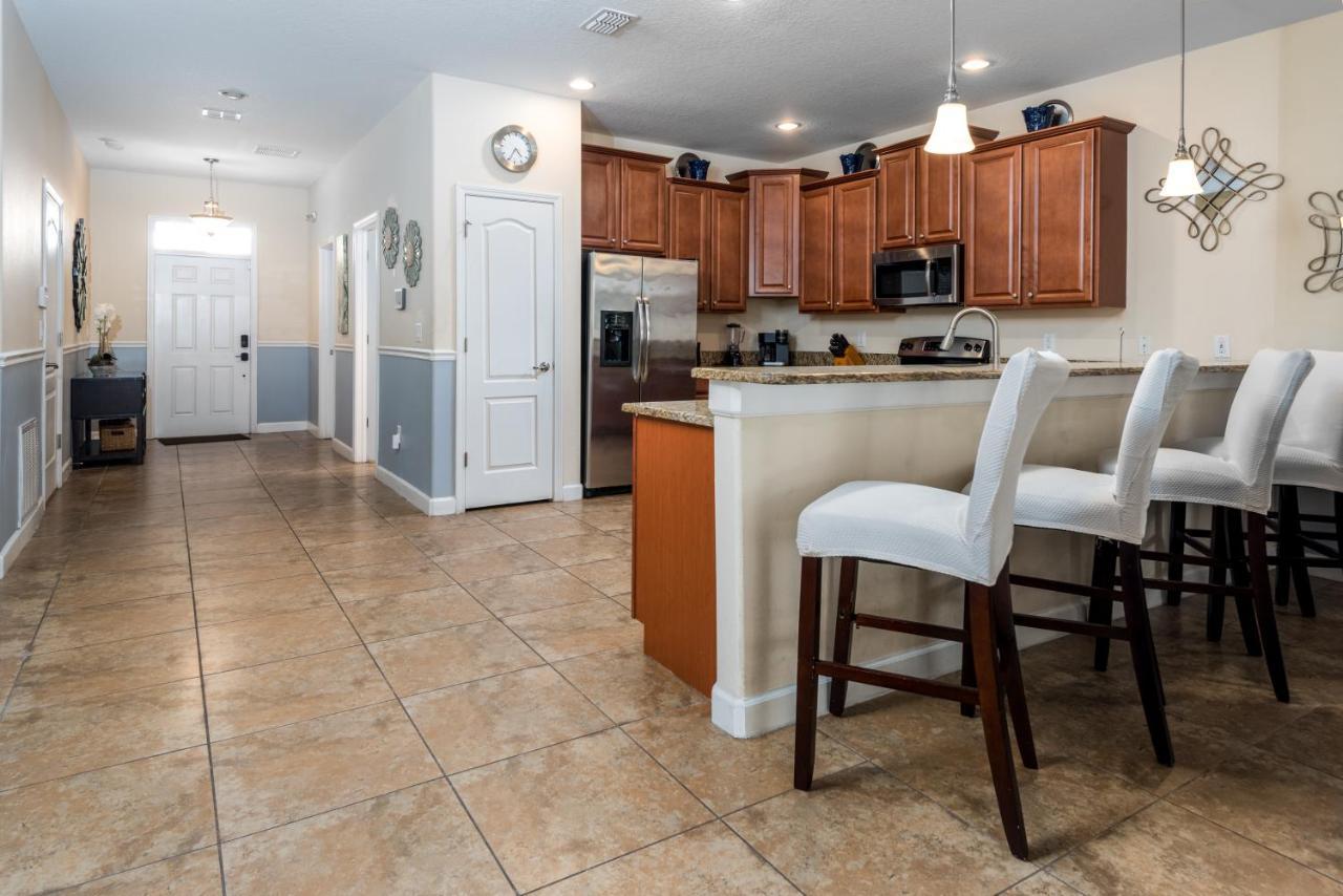 8 Bedroom Estate Near World * Davenport