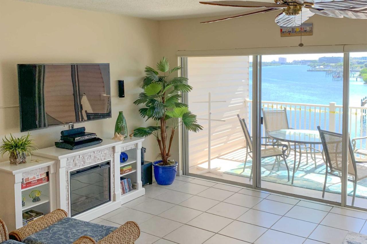 With Stunning Water Views And Large Balcony! Apartment