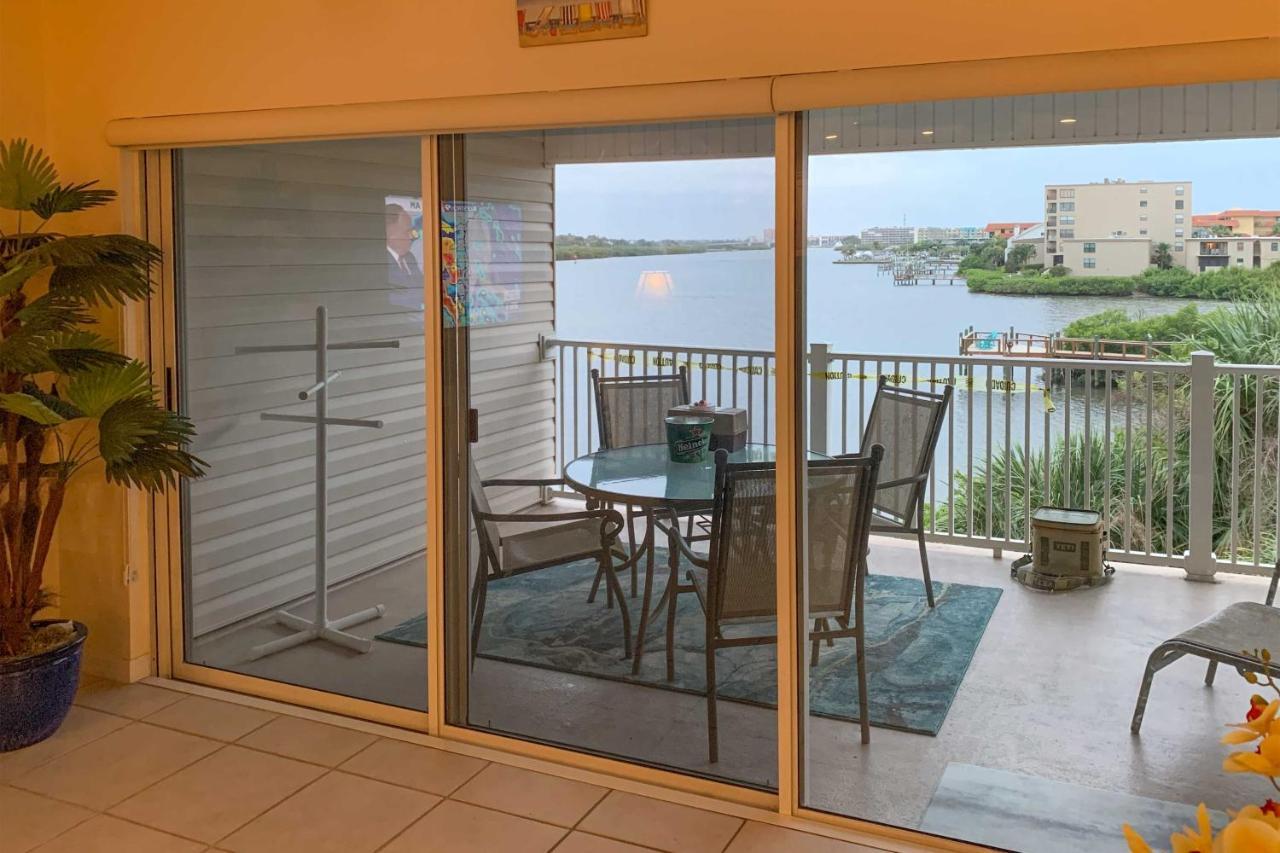 Apartment With Stunning Water Views And Large Balcony! Clearwater Beach