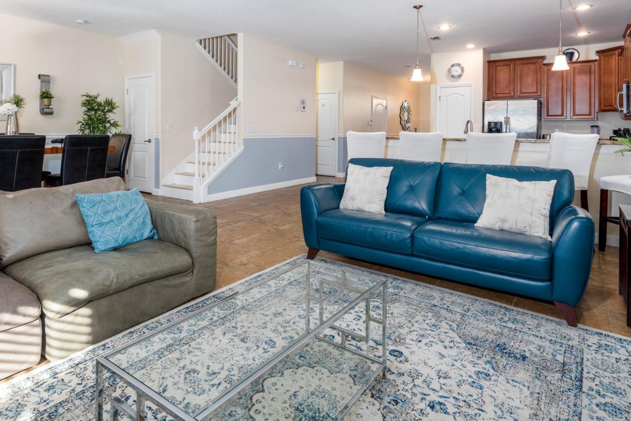 8 Bedroom Estate Near World * Davenport