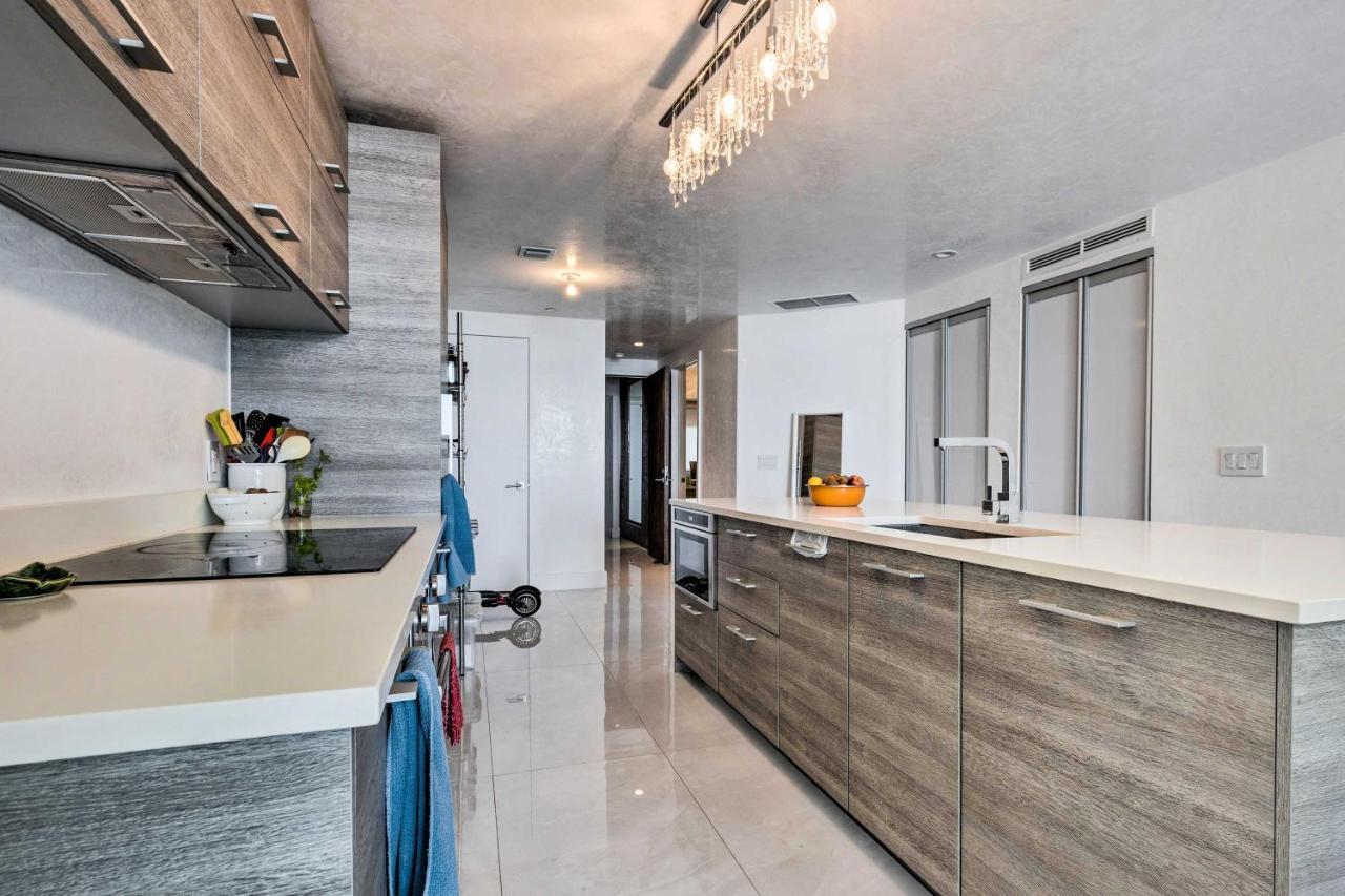 Luxe With Community Pool And Hot Tub! Apartment