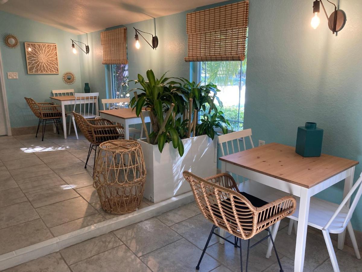 Hotel 3gulls Ozona-boutique Hotel-steps From Restaurants & Brewery-swimspa Pool-pet Friendly Palm Harbor