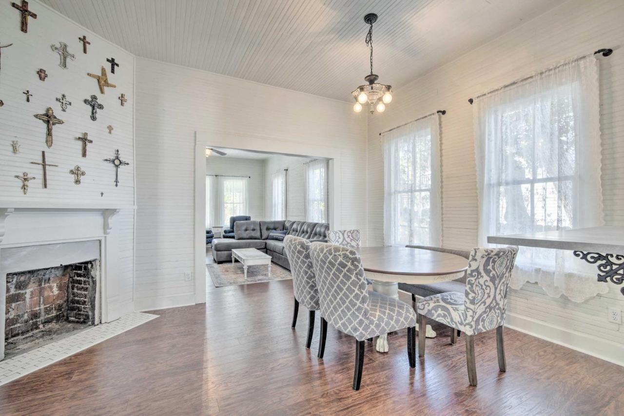 Charming 100-year-old Less Than 1 Mi To Downtown Holiday home