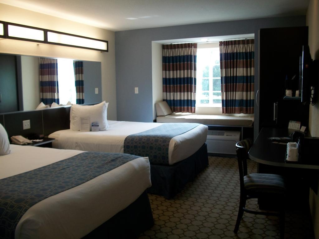 Microtel & By Wyndham Spring Hill/weeki Wachee Hotel 2*