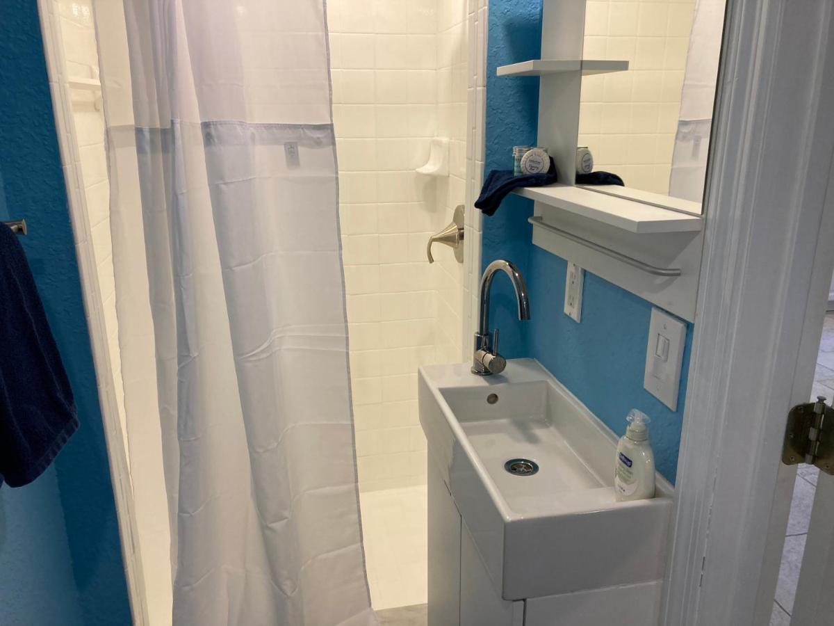 Hotel 3gulls Ozona-boutique Hotel-steps From Restaurants & Brewery-swimspa Pool-pet Friendly Palm Harbor