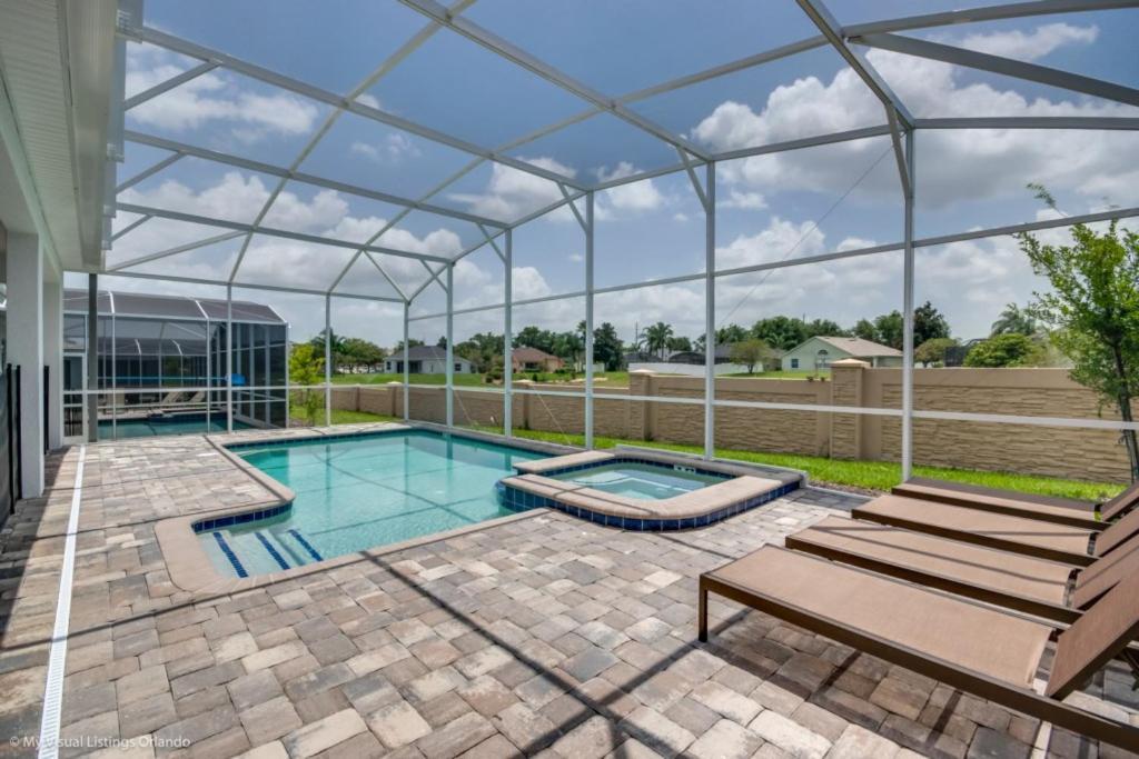 Special Offer Large Pool In Champion Gates Davenport