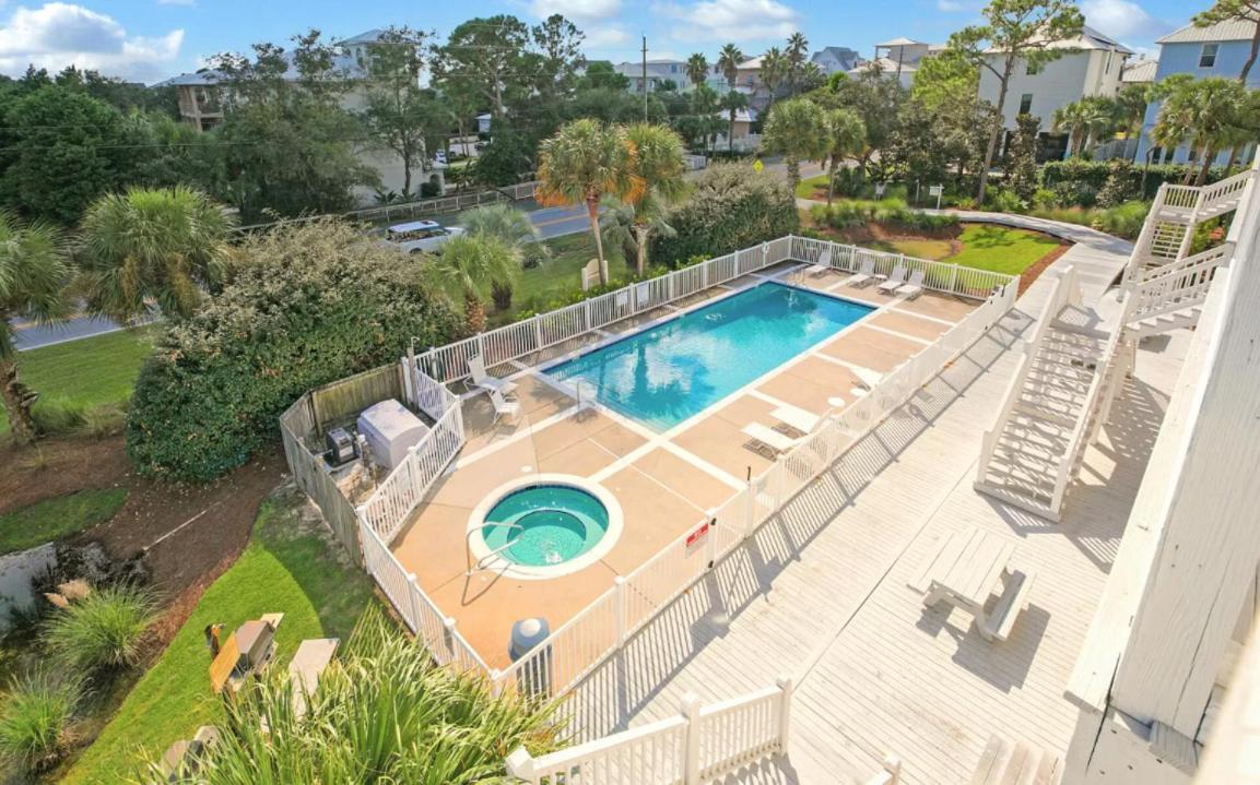 Blessings Luxe 30a Townhome 2br 3bath, Walk To Beach, Pool, Hot Tub Holiday home