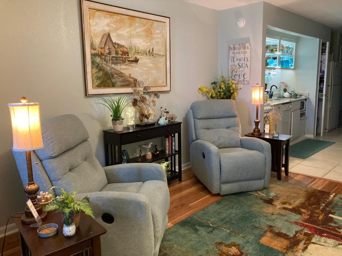 Apartment Romantic For 2-sunset Harbor Palms 1-205, Pool, Fishing Pier Navarre