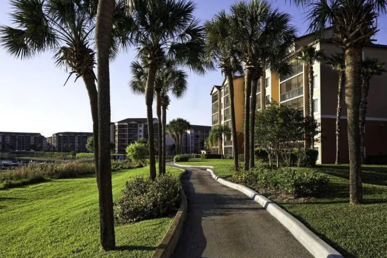 Westgate Lakes & 4*