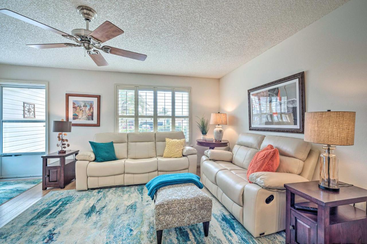 Holiday home In With Lanai And Private Hot Tub!