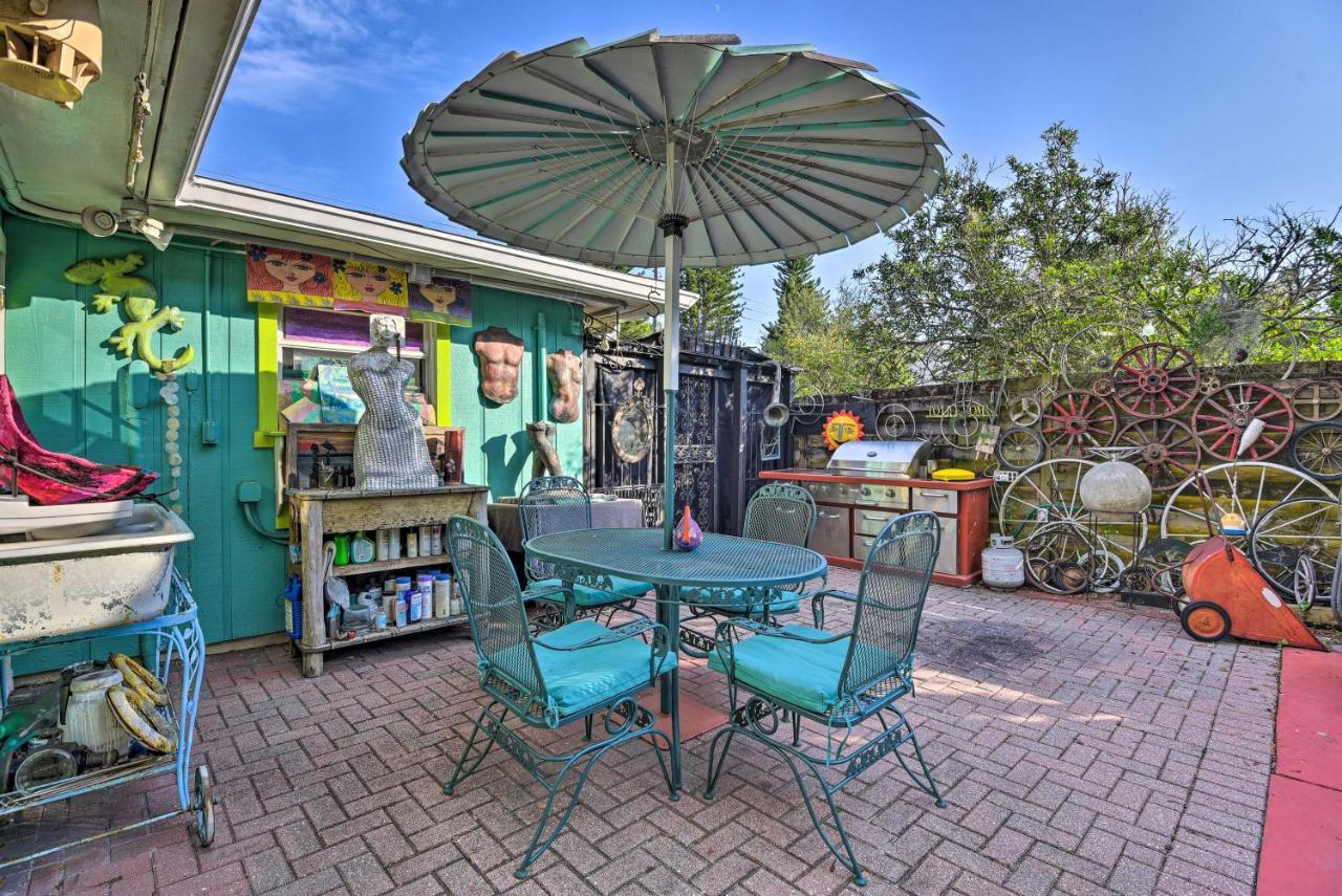 Artistic 8 Mi To Beaches! Apartment *