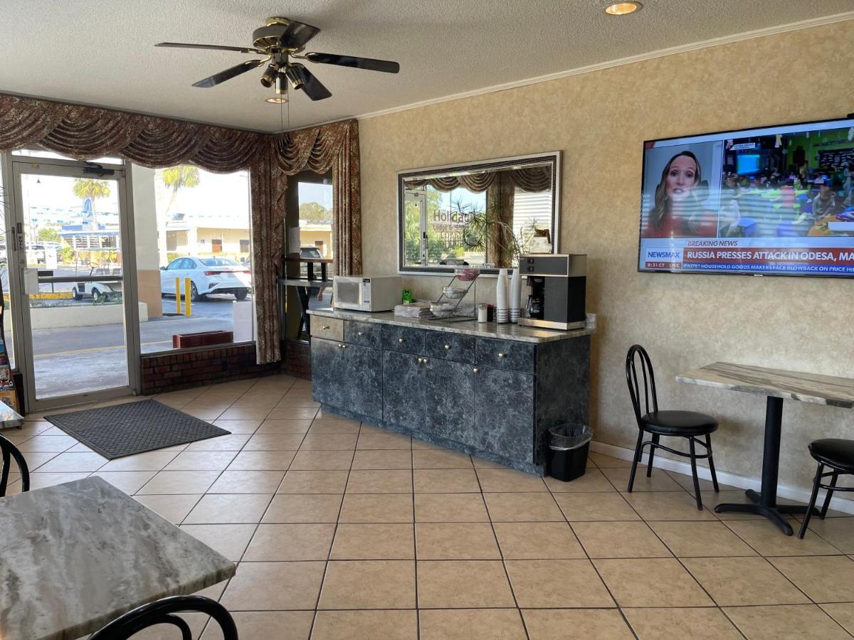 Hole The - Walton - Sunset Plaza - Nearby Beaches & Hurlburt Motel Fort Walton Beach