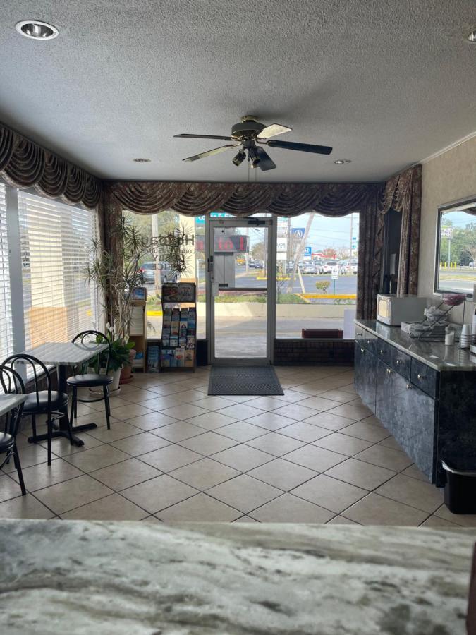 Motel Hole The - Walton - Sunset Plaza - Nearby Beaches & Hurlburt