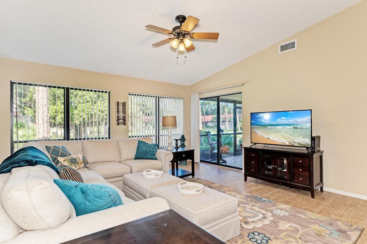 Village Des Pins 3645, 2 Bedrooms, Pool Access, Wifi, Hot Tub, Sleeps 4 Holiday home Sarasota