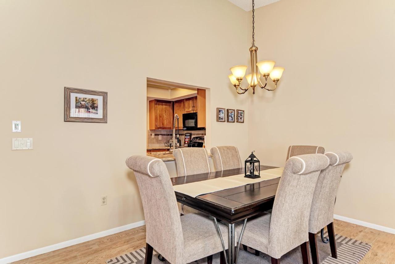 Village Des Pins 3645, 2 Bedrooms, Pool Access, Wifi, Hot Tub, Sleeps 4 Holiday home Sarasota