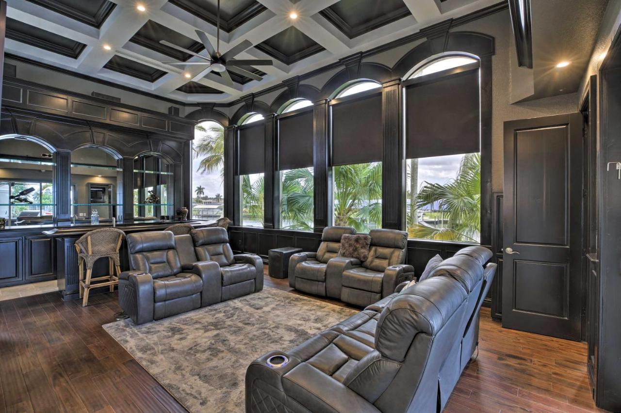 Holiday home Luxe Escape With Boat Dock And Cabana!