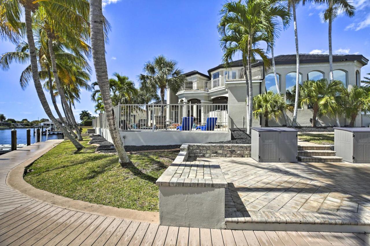 Luxe Escape With Boat Dock And Cabana!