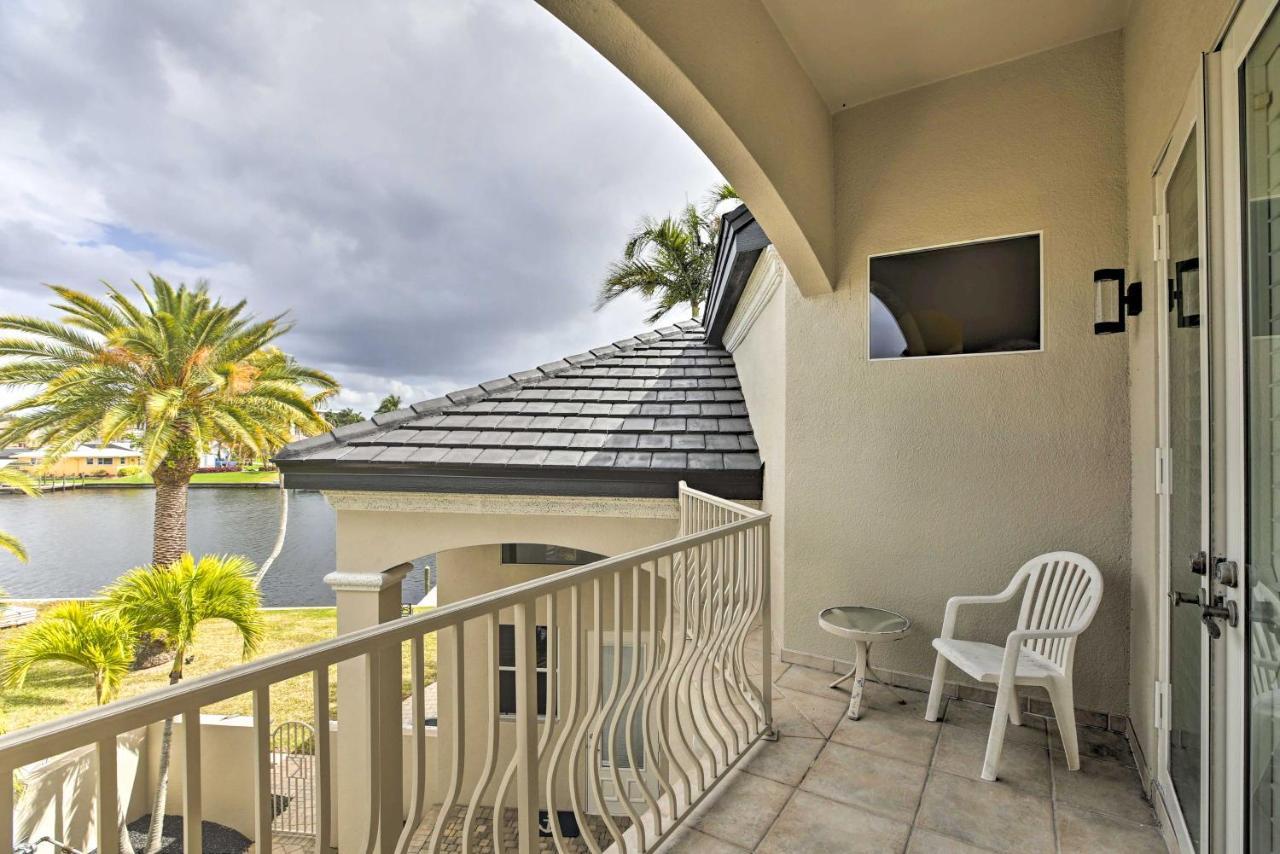 Luxe Escape With Boat Dock And Cabana! Holiday home Cape Coral