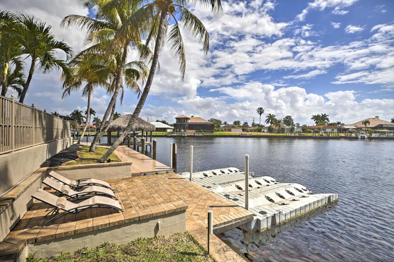 Luxe Escape With Boat Dock And Cabana! Cape Coral