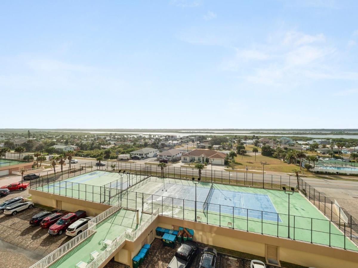 Shores Club 703 *