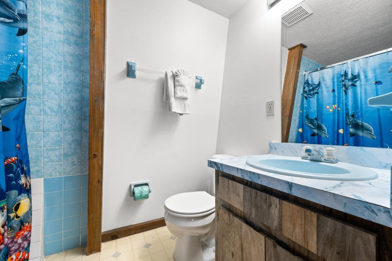 Holiday home Oasis House, 2 Bedrooms, Sleeps 6, Front, Hdtv, Wifi