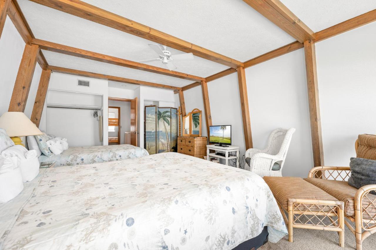 Oasis House, 2 Bedrooms, Sleeps 6, Front, Hdtv, Wifi