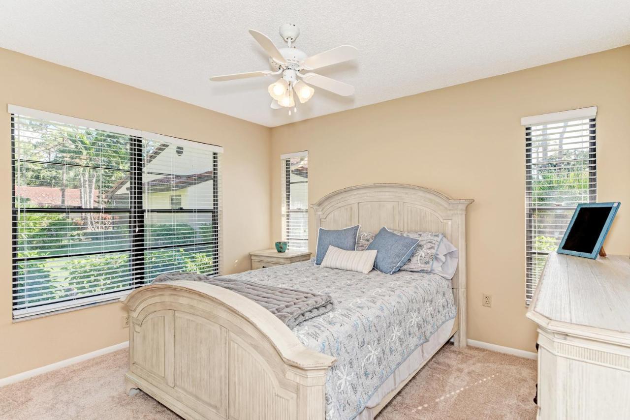 Village Des Pins 3645, 2 Bedrooms, Pool Access, Wifi, Hot Tub, Sleeps 4 * Sarasota