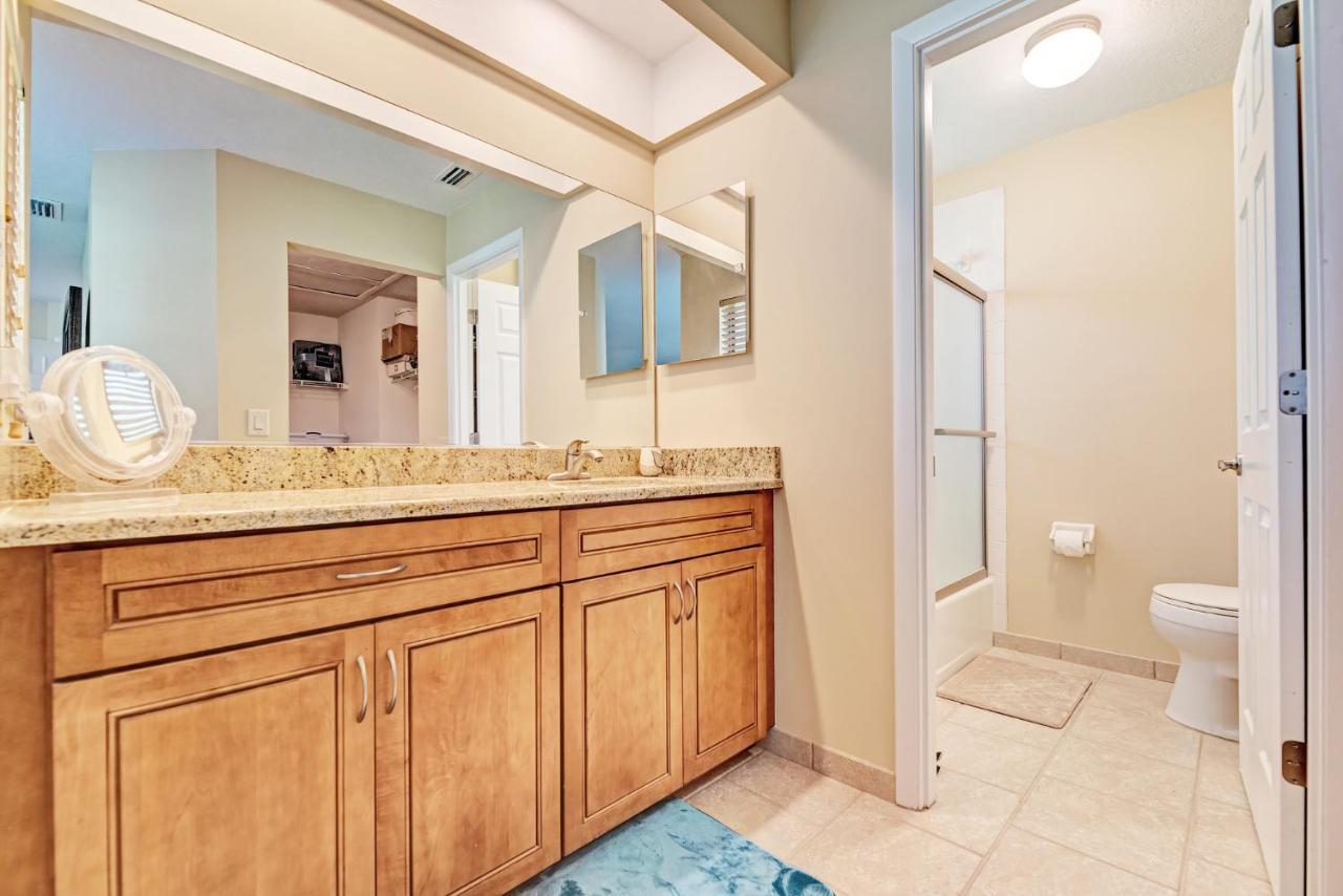 Village Des Pins 3645, 2 Bedrooms, Pool Access, Wifi, Hot Tub, Sleeps 4 * Sarasota