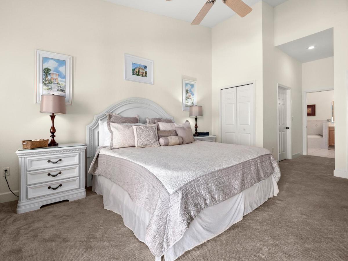 862 Cinnamon Apartment *