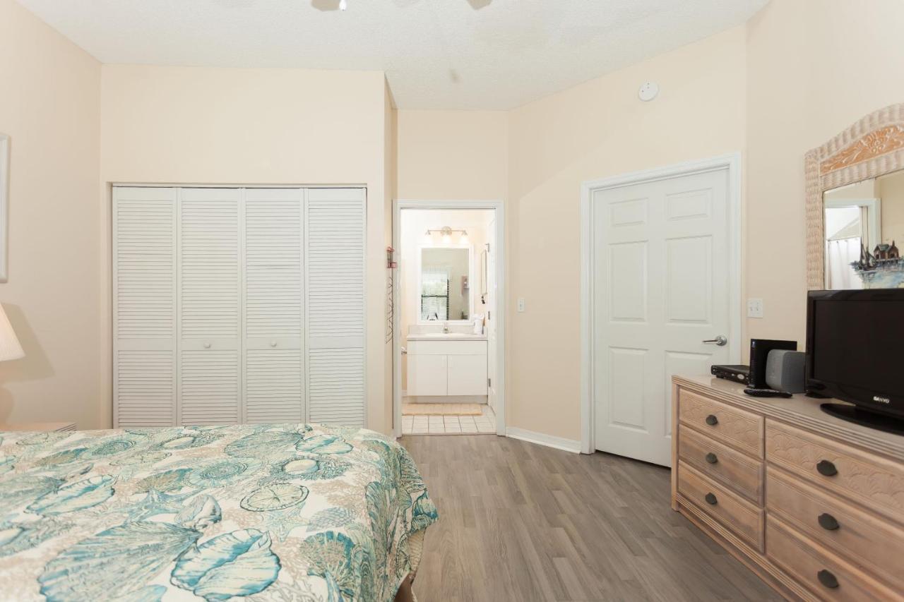 Ocean Village Club Q35