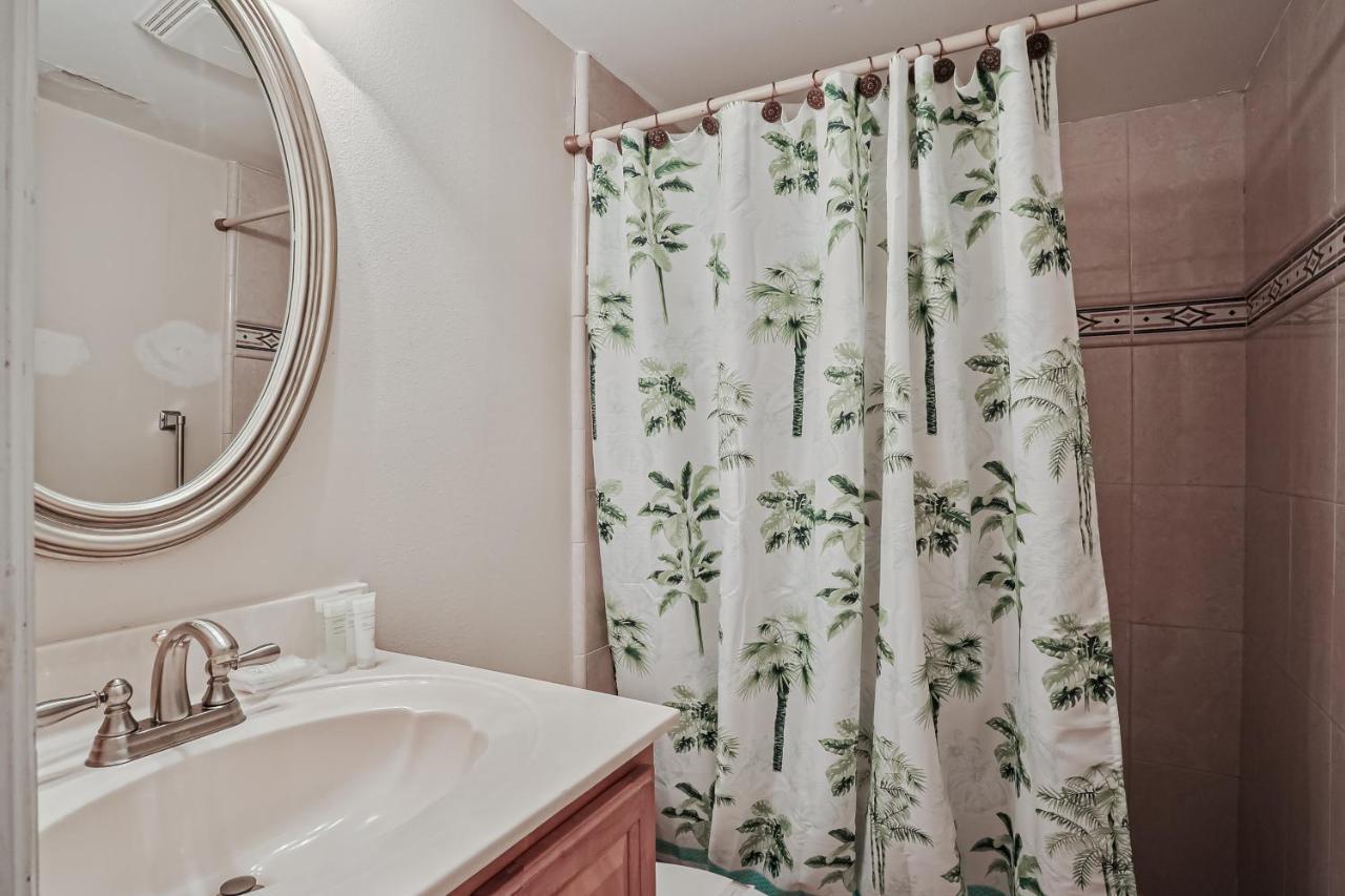 Four Winds Oceanfront Holiday home